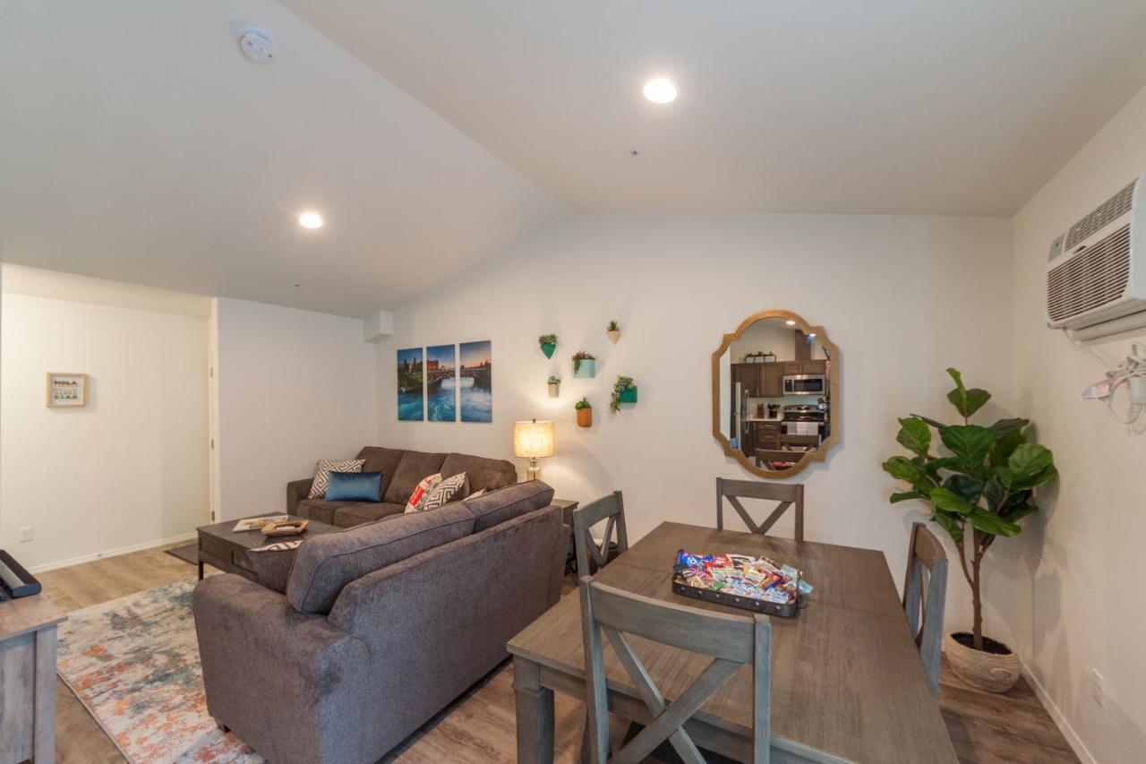 Modern And Stylish King Bed Wifi Free Parking Appartement Spokane Valley Buitenkant foto